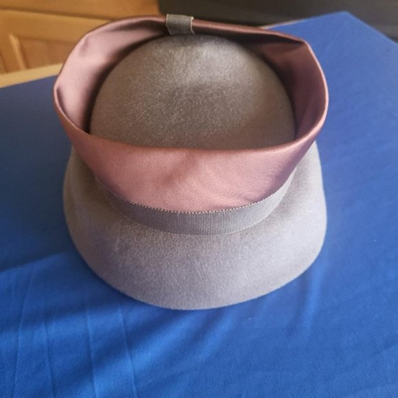 Vintage 1950’s Gray Felt Eva Mae Mode Women's Hat with Satin Accent - Picture 8 of 12